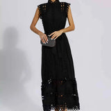 Vestido Longo de Renda Bordada com Botões Frontais e Cintura Ajustada – Noelle VIEUX OFICIAL