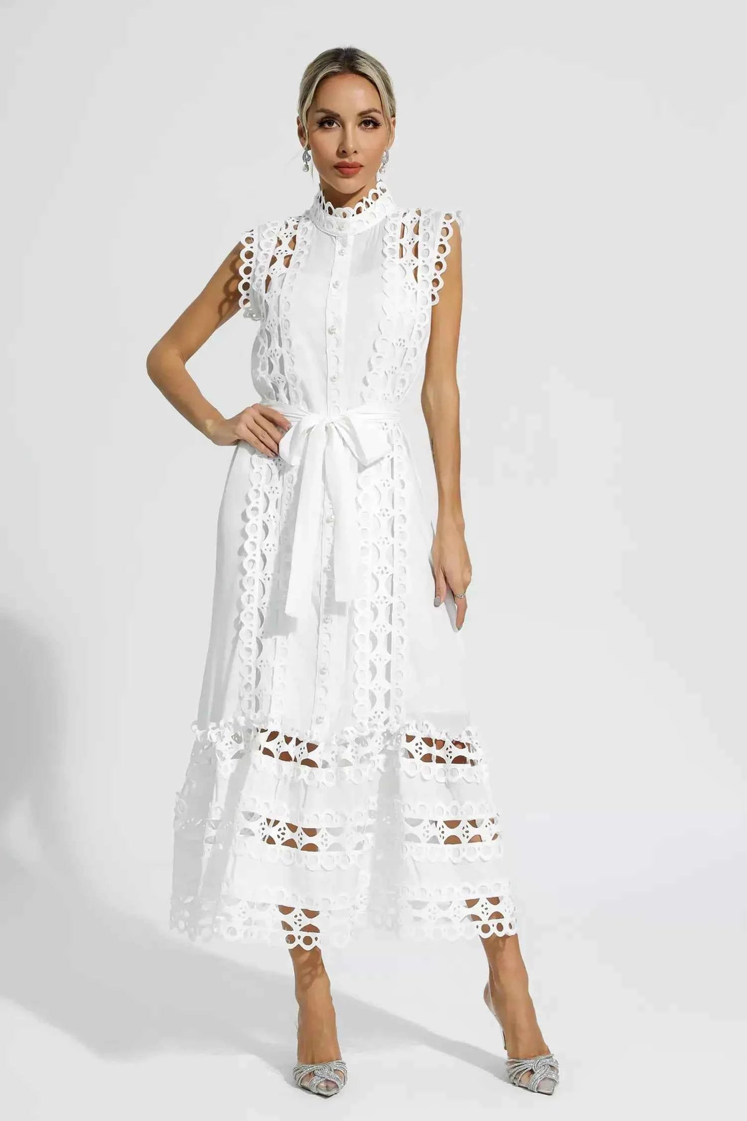 Vestido Longo de Renda Bordada com Botões Frontais e Cintura Ajustada – Noelle VIEUX OFICIAL