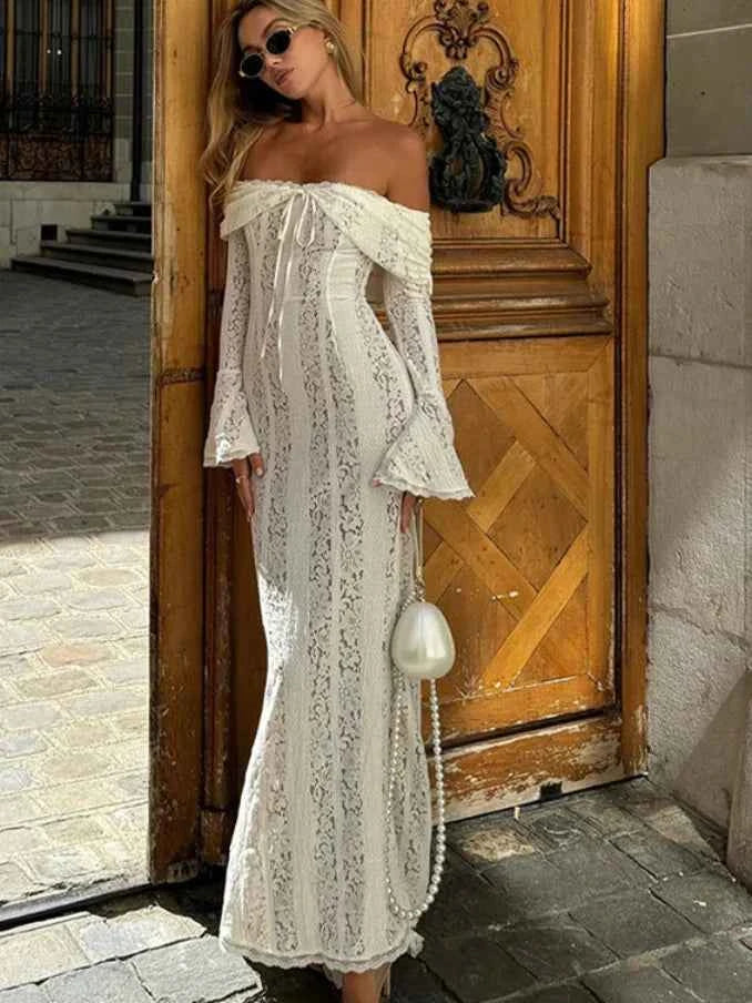 Vestido longo de renda ombro a ombro com manga sino e silhueta sereia branco Sentier VIEUX OFICIAL