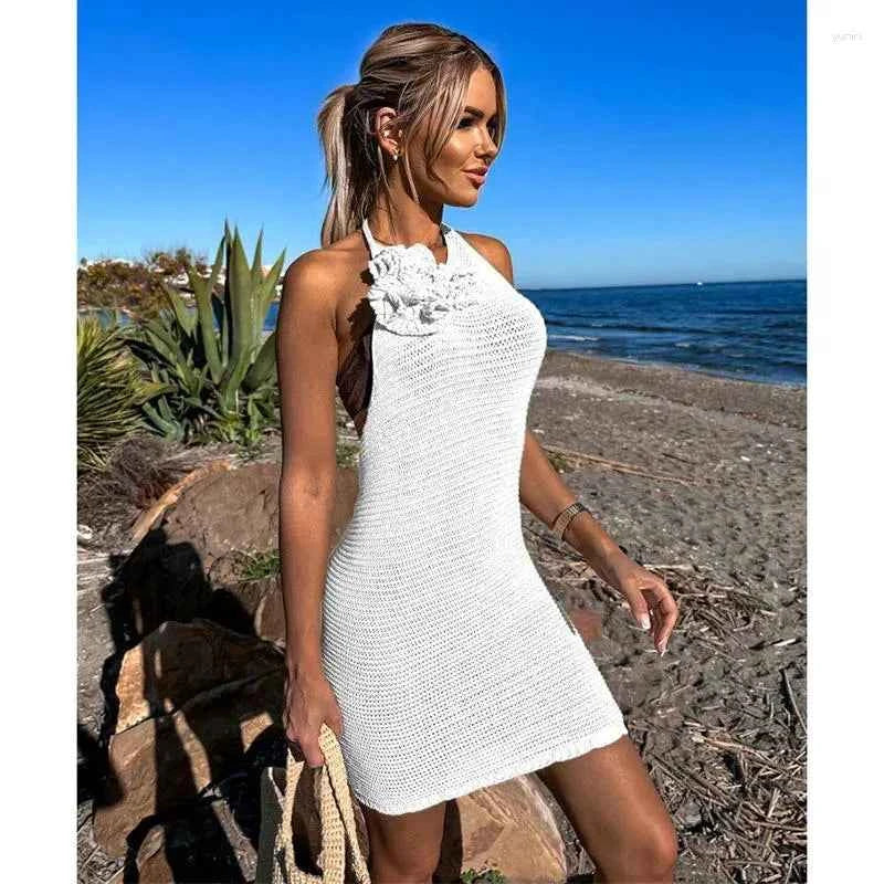 Vestido Curto de Tricô Frente Única com Aplicação de Flor 3D – Noire - VIEUX OFICIAL