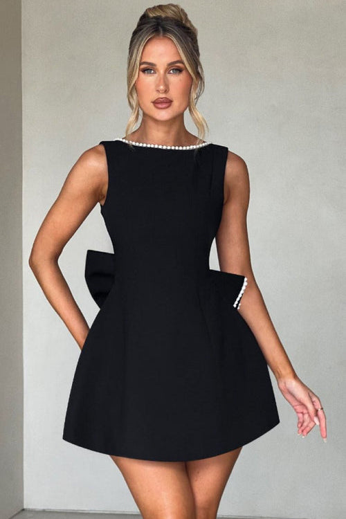 Vestido de Festa Curto Estruturado com Maxi Laço nas Costas e Detalhe de Pérolas – Cécile