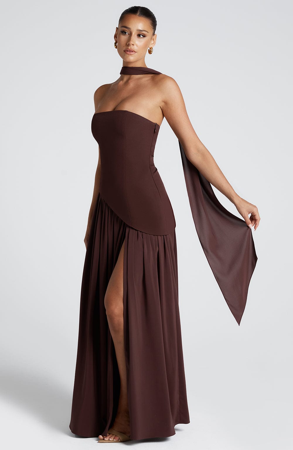 Vestido de Festa Longo Tomara que Caia com Corpete Estruturado e Saia Assimétrica Plissada – Atelier VIEUX OFICIAL 