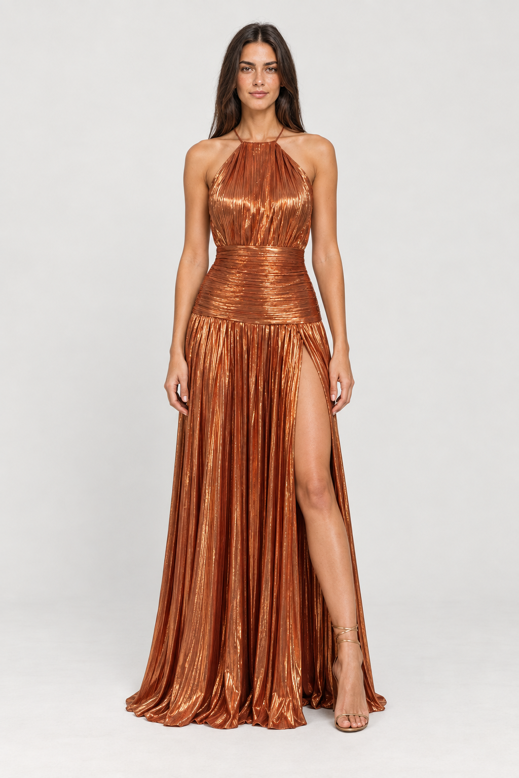 Vestido longo plissado metalizado Athenée cobre metalizado com modelo padrão VIEUX – vista frontal