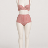 Hot Pants feminina listrada vermelho e off white – Aubeline – listrado vermelho frontal manequim