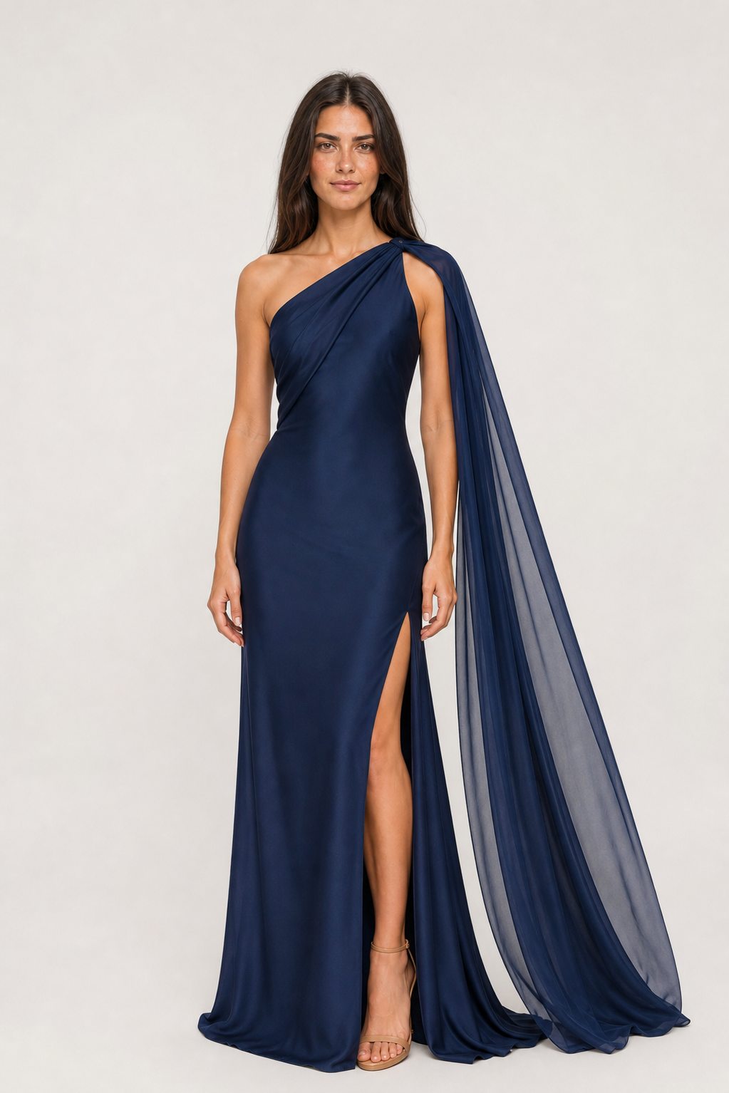 Vestido longo de festa acetinado de um ombro com faixa drapeada – Azalaïs – azul marinho frontal