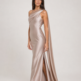 Vestido longo de festa acetinado de um ombro com capa – Azalaïs – champanhe diagonal