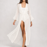 Kimono longo feminino off-white com poás e manga flare – Bérengère – vista em movimento