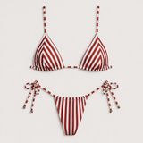 Biquíni feminino Domitille listrado terracota e off-white – composição flat lay