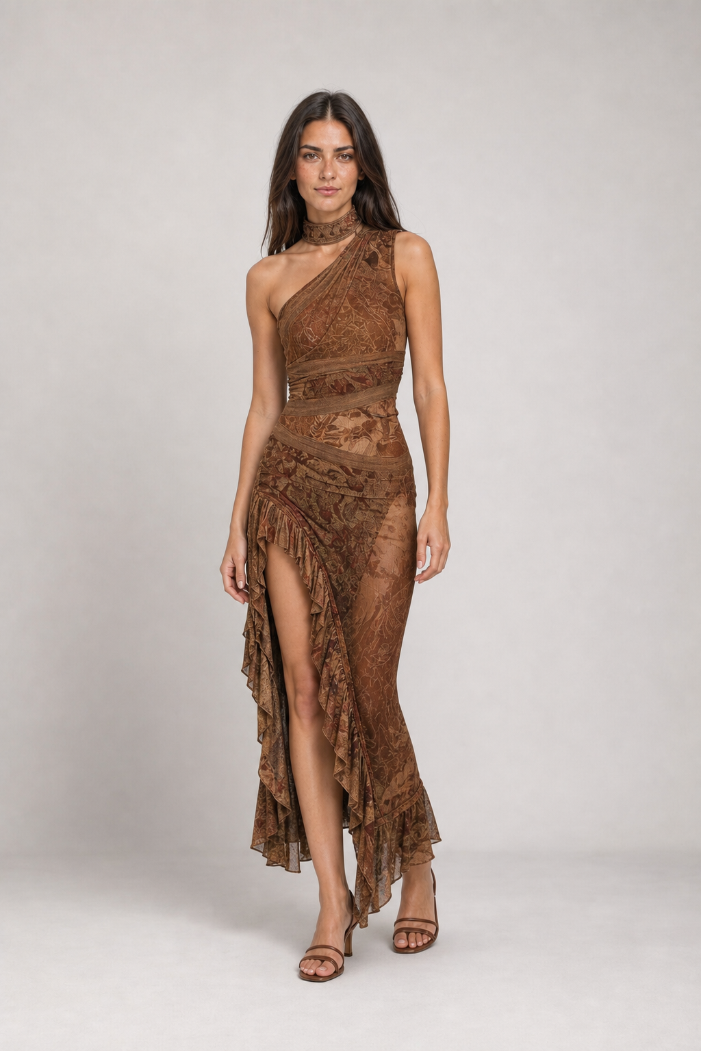 Vestido longo estampado de um ombro só com fenda – Eudoxie – marrom 02 diagonal