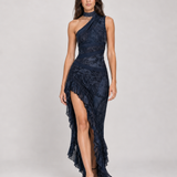 Vestido longo estampado de um ombro só Eudoxie azul escuro – vista diagonal com gola-faixa integrada