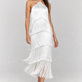 Vestido Montmartre branco com franjas — modelo Primavera VIEUX, movimento em estúdio
