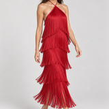 Vestido Montmartre vermelho com franjas — modelo Primavera VIEUX, movimento em estúdio