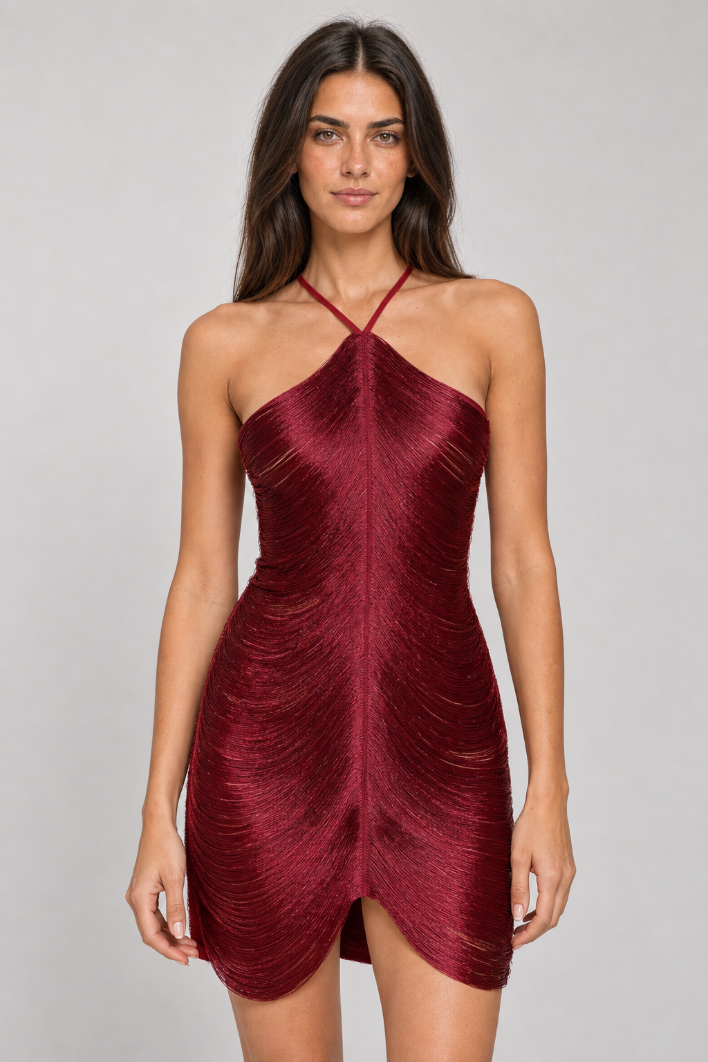 Vestido Perrot vinho com franjas metálicas — modelo Primavera VIEUX — estúdio — foto 15