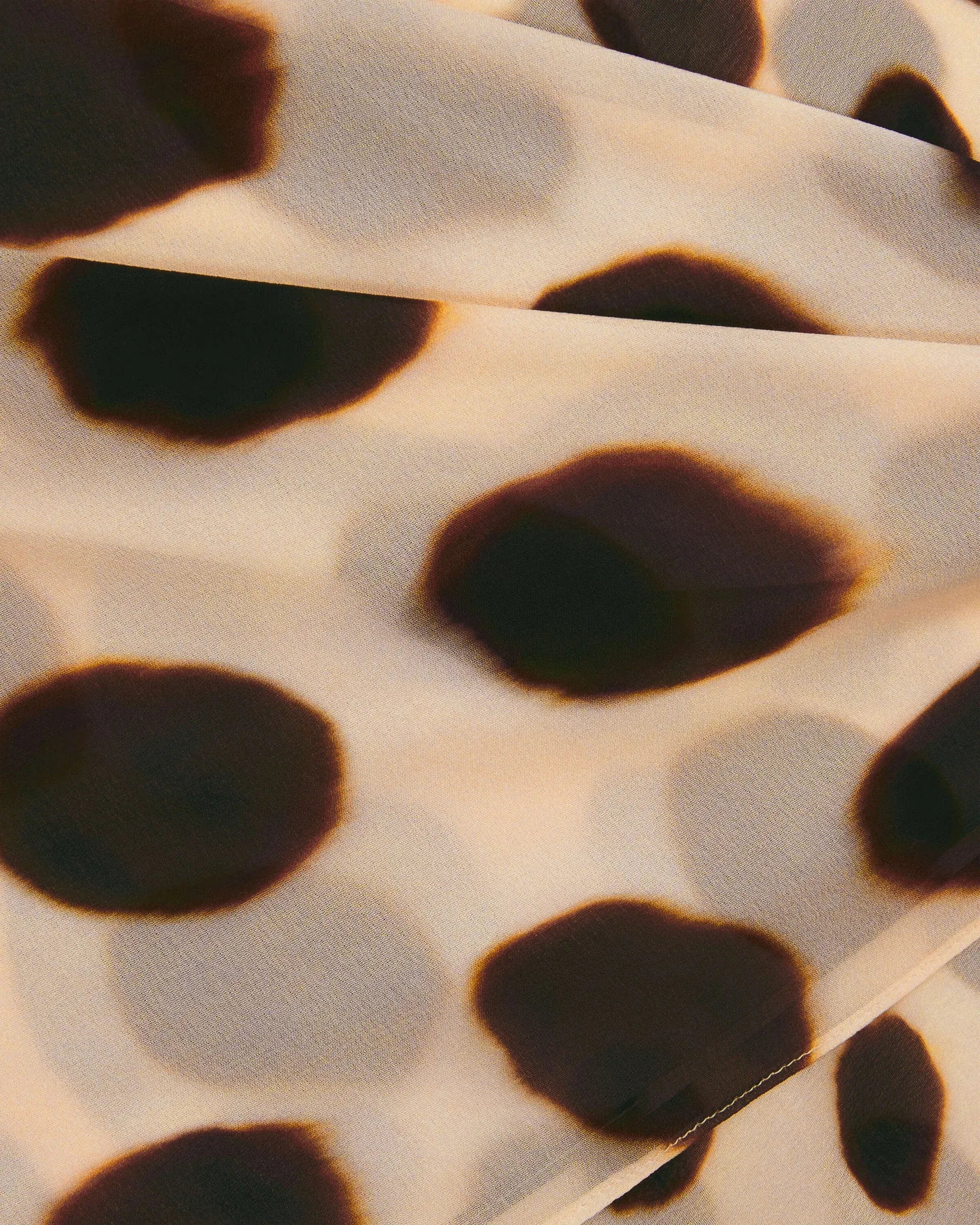 Detalhe animal print vestido Aliénor VIEUX