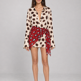 Vestido curto chemise animal print marrom Azénor em vista frontal