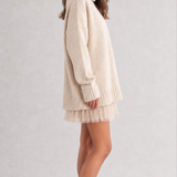 Conjunto feminino Apolline bege com suéter e vestido – vista lateral