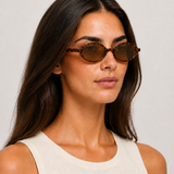 Óculos Béryl tartaruga com lente solar na modelo VIEUX – diagonal