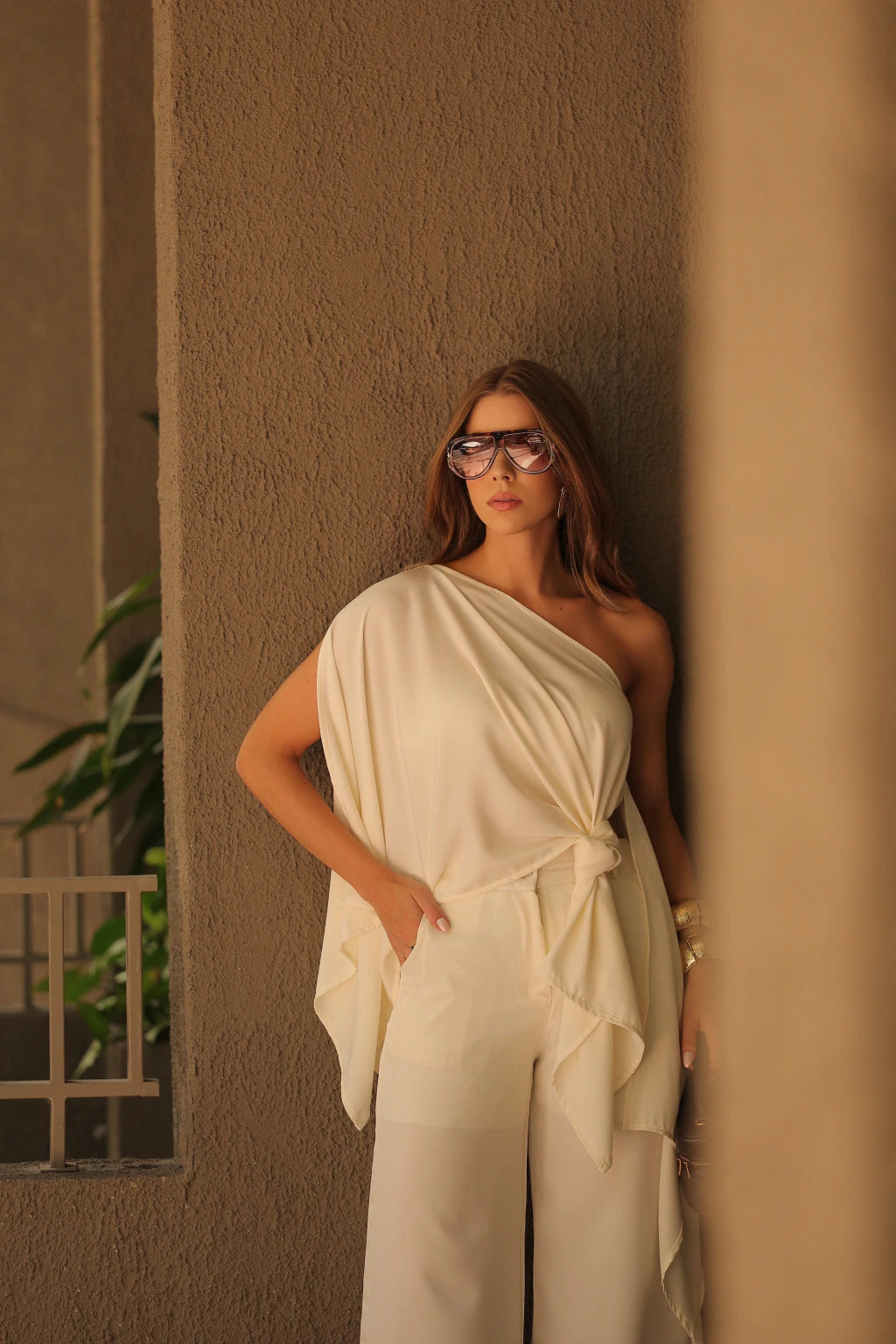 Blusa Feminina Capa Multifuncional com Amarração – Ombeline | VIEUX | creme | imagem 3