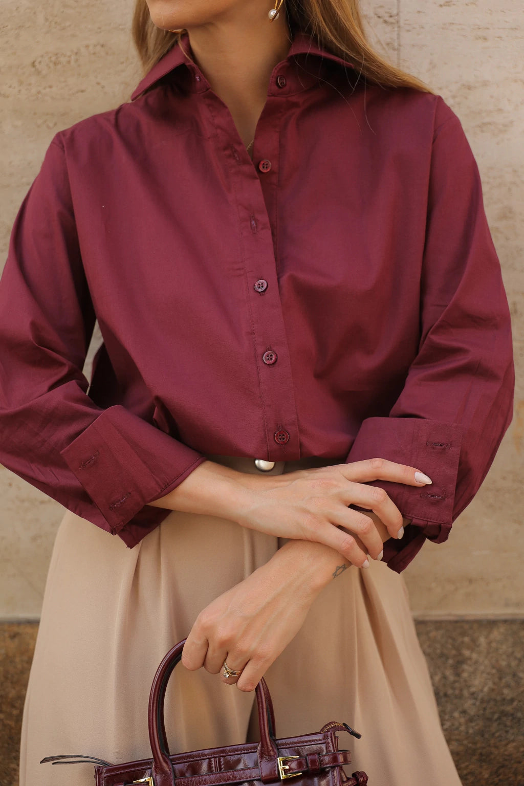 Camisa Feminina de Tricoline Estruturada com Barra Assimétrica – Églantine | VIEUX | marsala | imagem 2