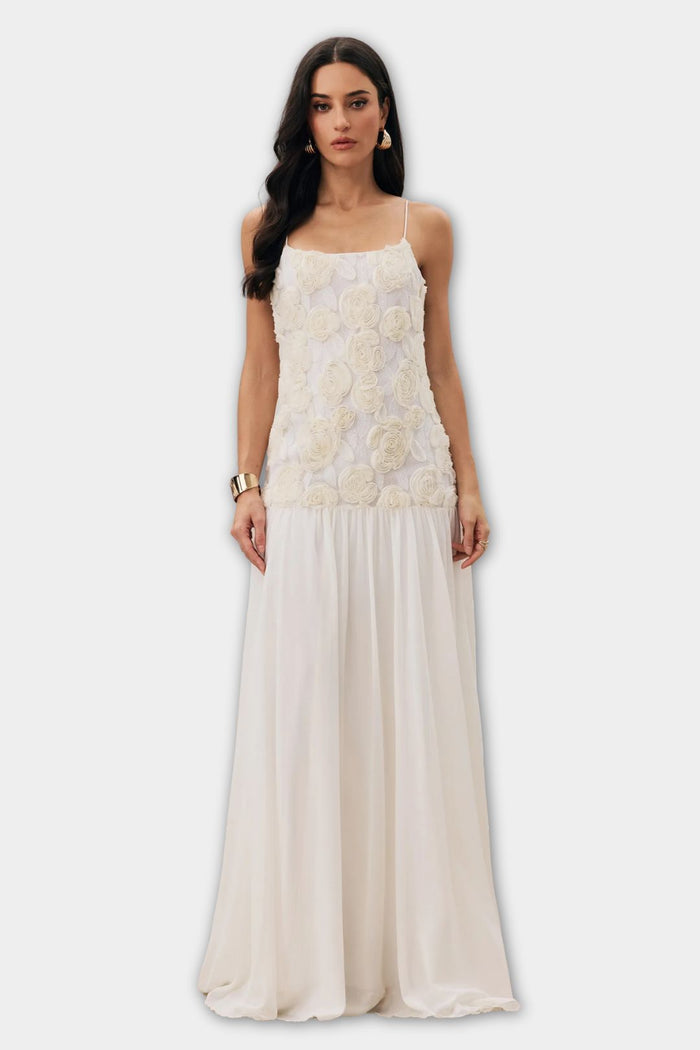 Vestido Longo Eulalie branco com flores 3D – vista frontal